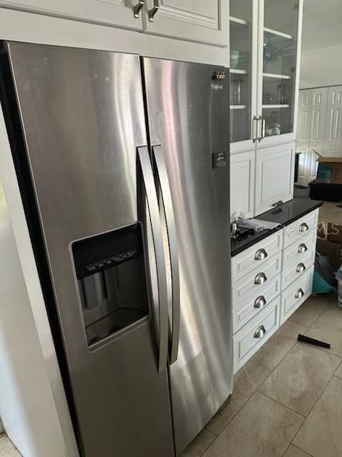 En Venta: $560,000 (4 camas, 2 baños, 2450 Pies cuadrados)