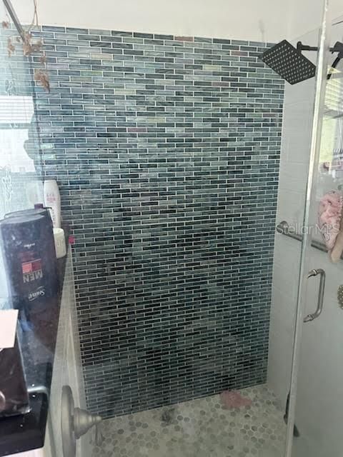 En Venta: $560,000 (4 camas, 2 baños, 2450 Pies cuadrados)