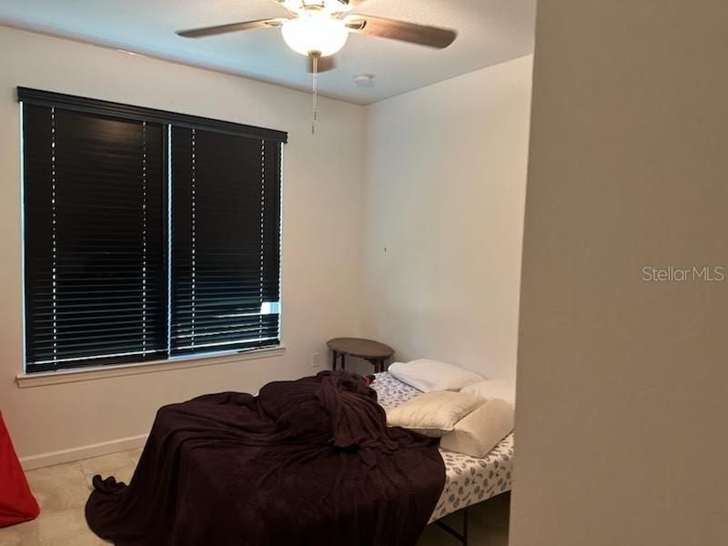 En Venta: $560,000 (4 camas, 2 baños, 2450 Pies cuadrados)
