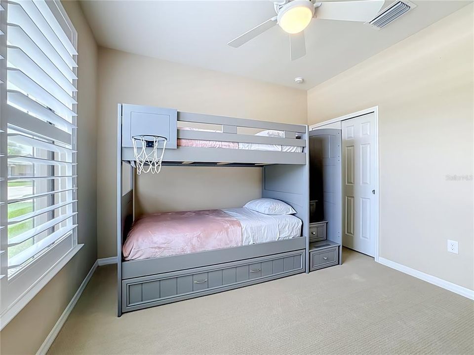 В аренду: $4,200 (2 спален, 2 ванн, 1678 Квадратных фут)