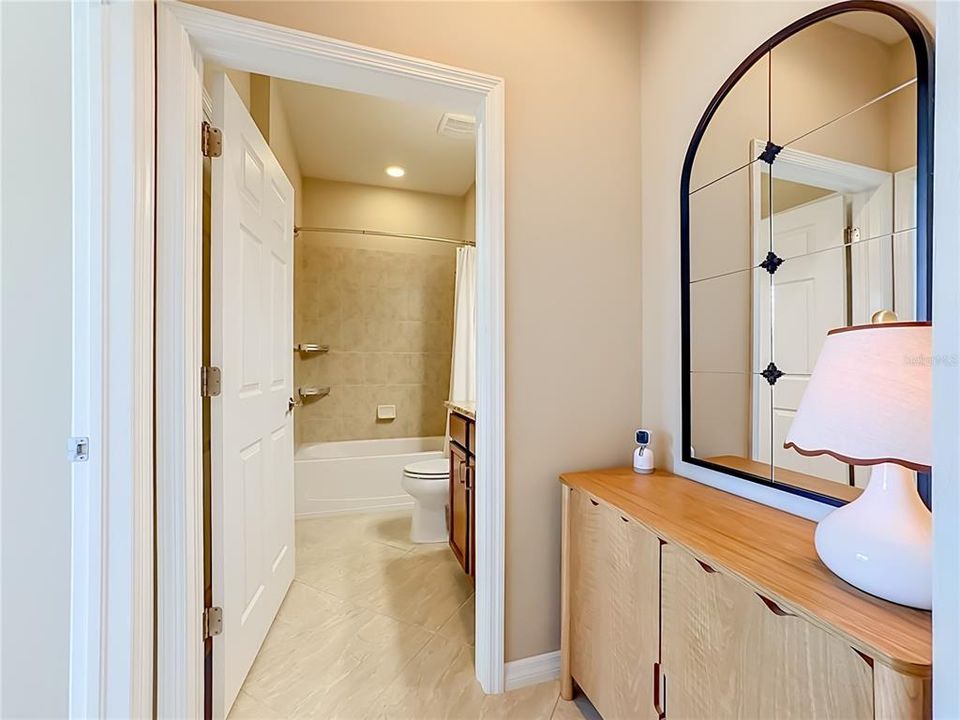 В аренду: $4,200 (2 спален, 2 ванн, 1678 Квадратных фут)
