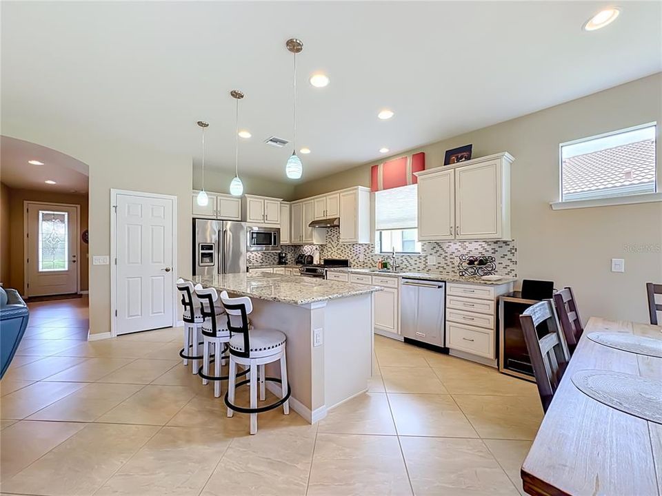 В аренду: $4,200 (2 спален, 2 ванн, 1678 Квадратных фут)