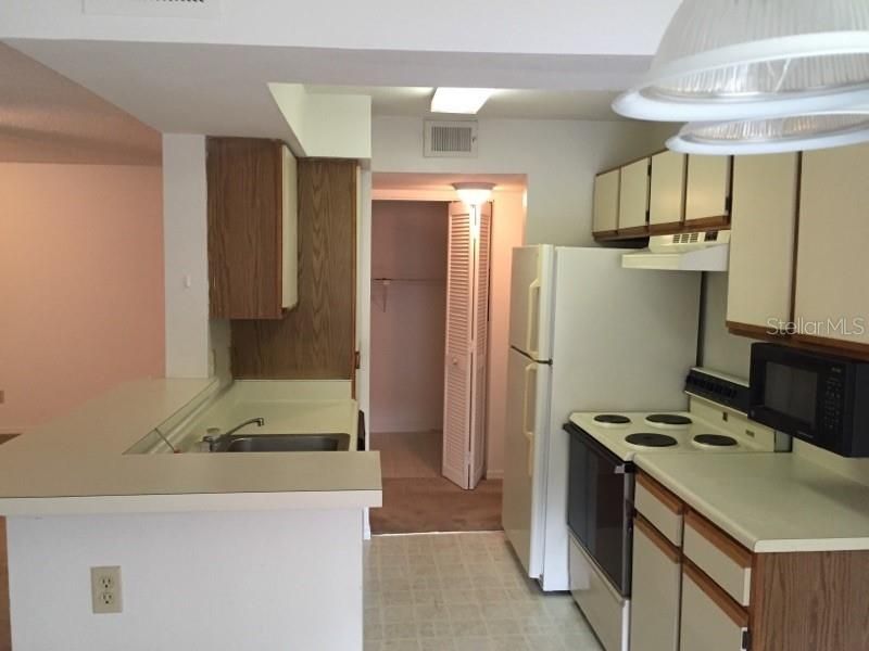В аренду: $1,200 (1 спален, 1 ванн, 673 Квадратных фут)