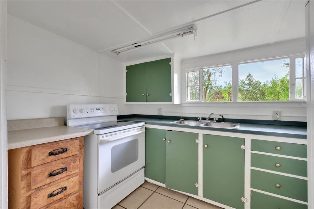 На продажу: $189,000 (3 спален, 2 ванн, 1352 Квадратных фут)