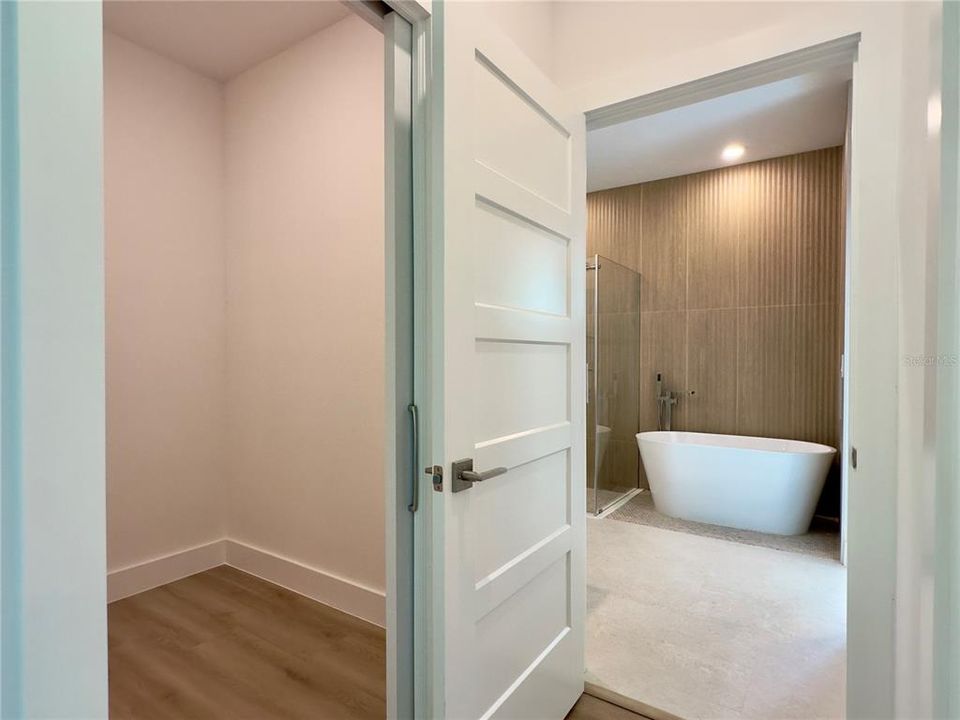 En Venta: $379,900 (3 camas, 2 baños, 1905 Pies cuadrados)