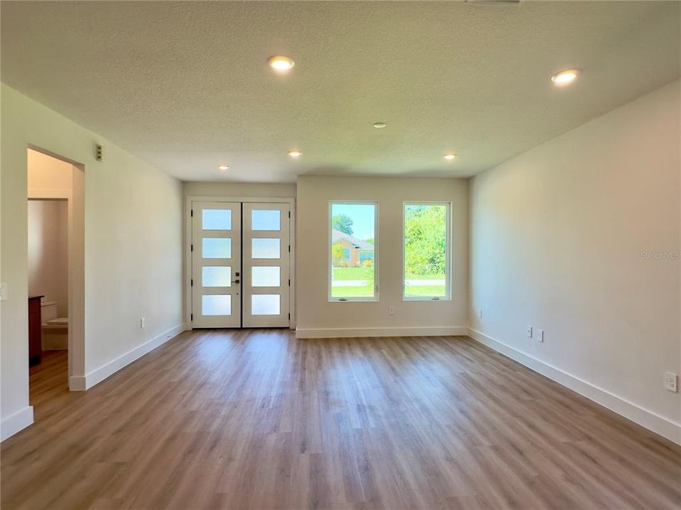 En Venta: $379,900 (3 camas, 2 baños, 1905 Pies cuadrados)