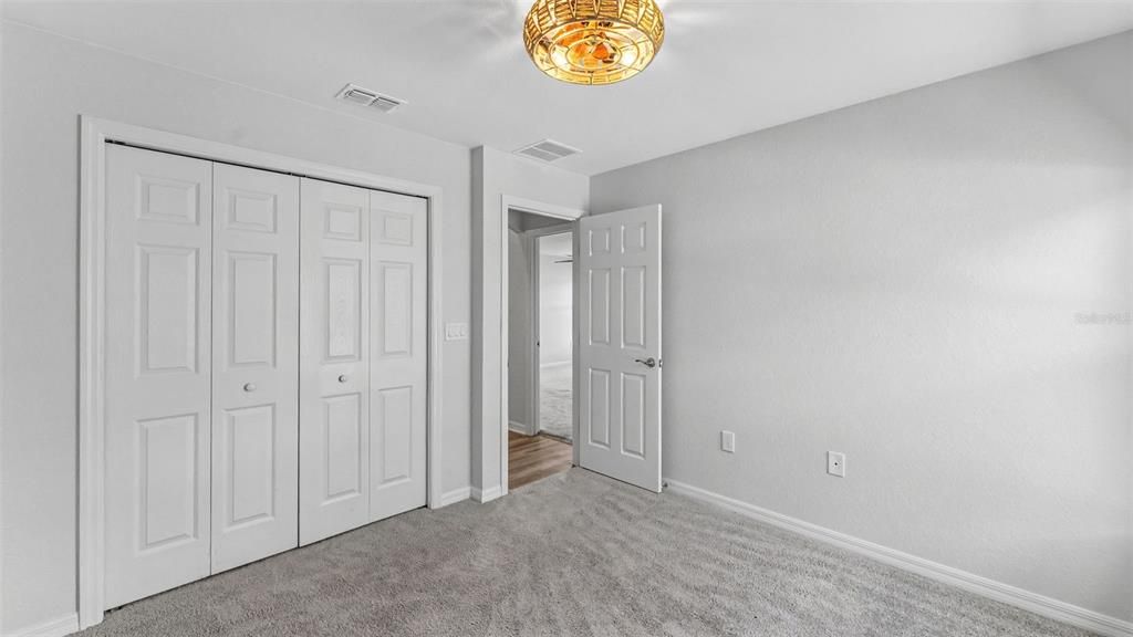 На продажу: $279,900 (4 спален, 2 ванн, 1707 Квадратных фут)