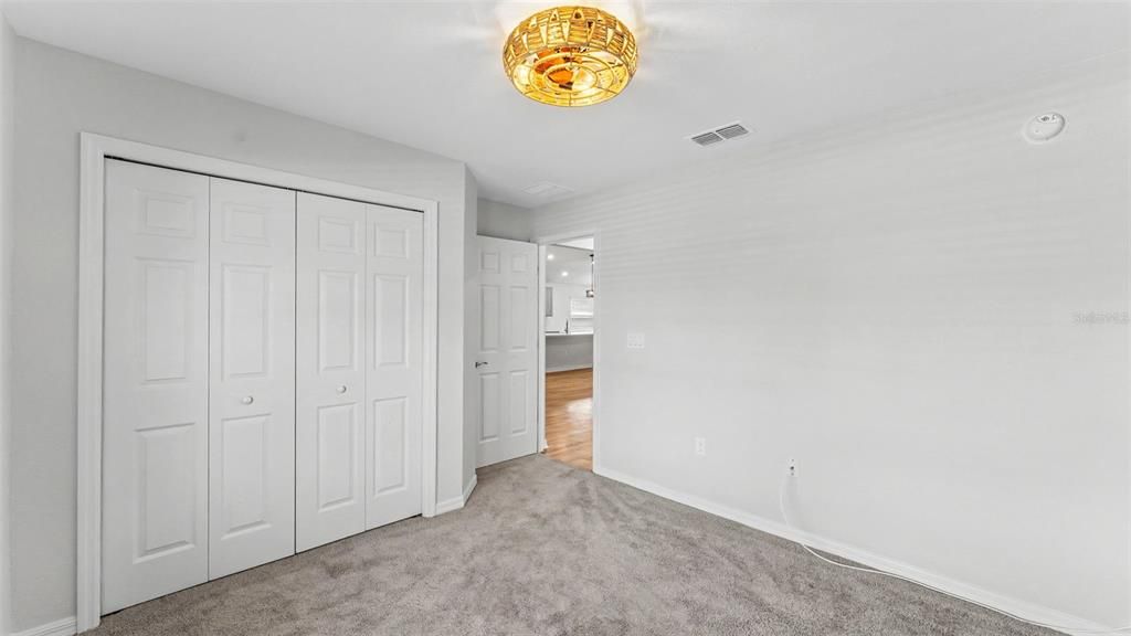 На продажу: $279,900 (4 спален, 2 ванн, 1707 Квадратных фут)