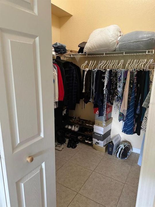 En Renta: $2,000 (3 camas, 2 baños, 2042 Pies cuadrados)