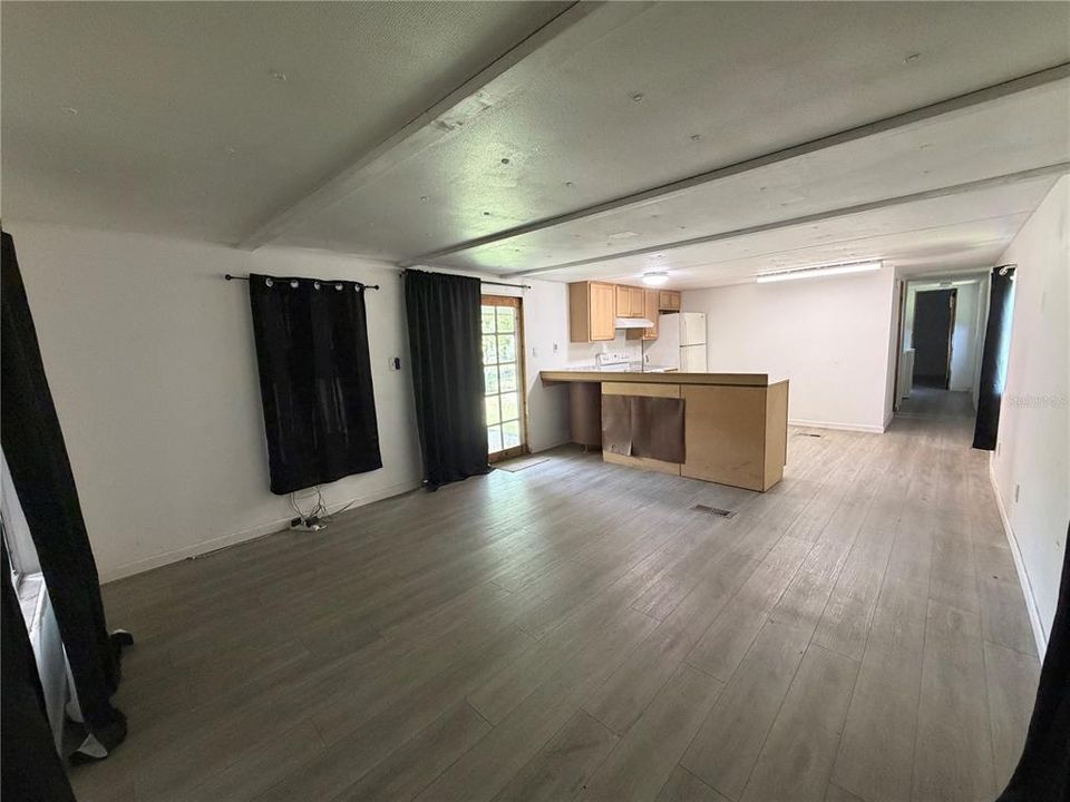 На продажу: $89,900 (2 спален, 1 ванн, 728 Квадратных фут)
