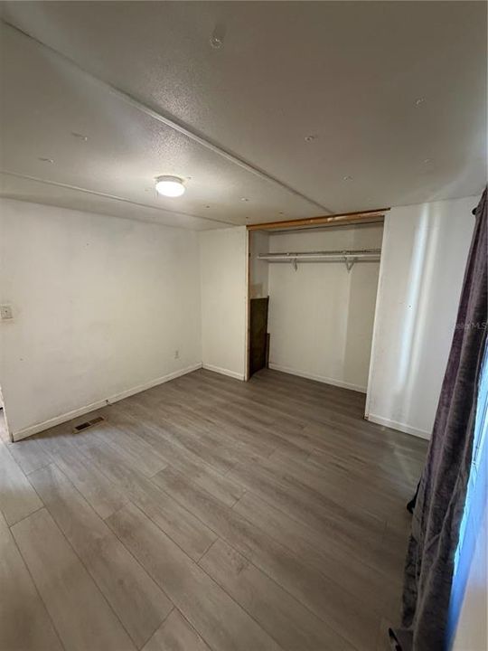 На продажу: $89,900 (2 спален, 1 ванн, 728 Квадратных фут)