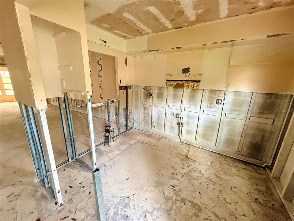 На продажу: $85,000 (2 спален, 2 ванн, 886 Квадратных фут)