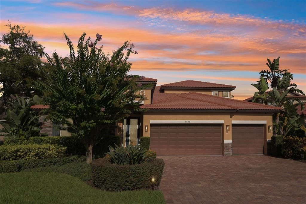 En Venta: $889,000 (5 camas, 2 baños, 2857 Pies cuadrados)
