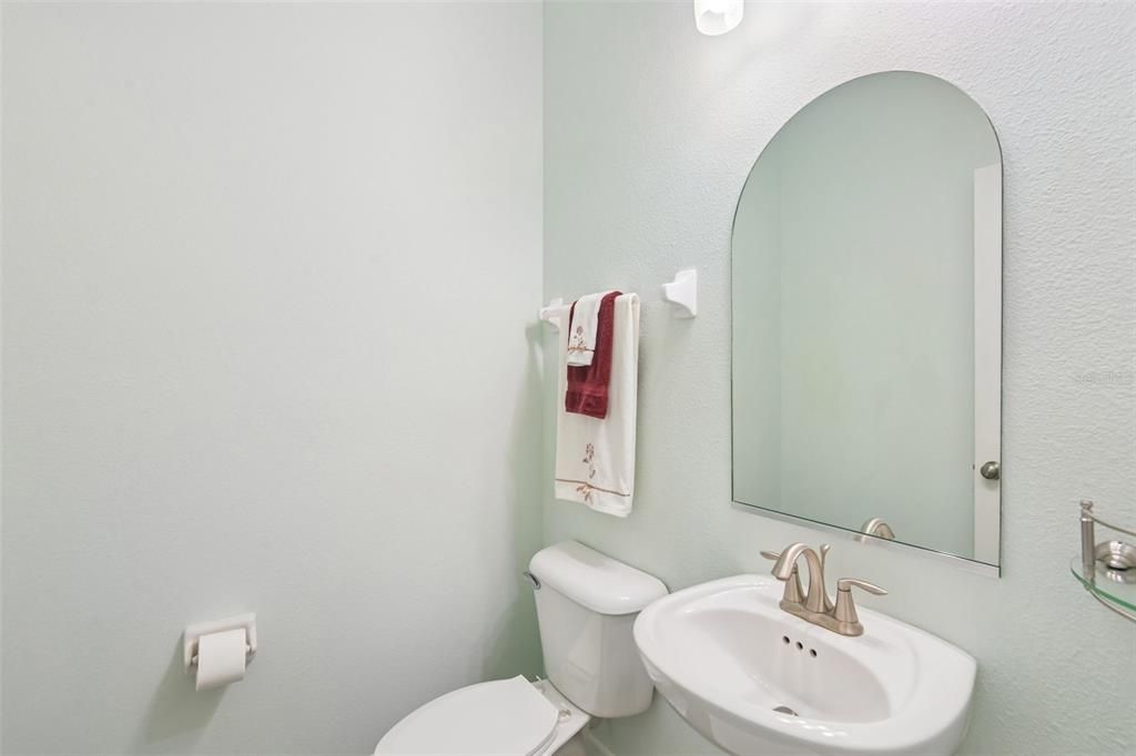 En Venta: $889,000 (5 camas, 2 baños, 2857 Pies cuadrados)