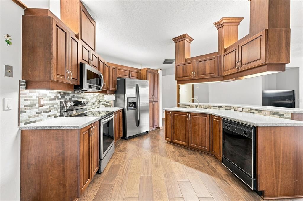 На продажу: $350,000 (3 спален, 2 ванн, 2146 Квадратных фут)