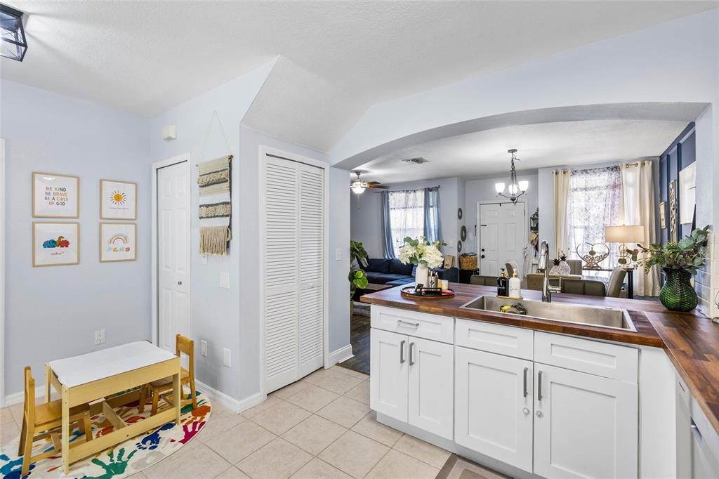 For Sale: $275,000 (3 beds, 2 baths, 1708 Square Feet)