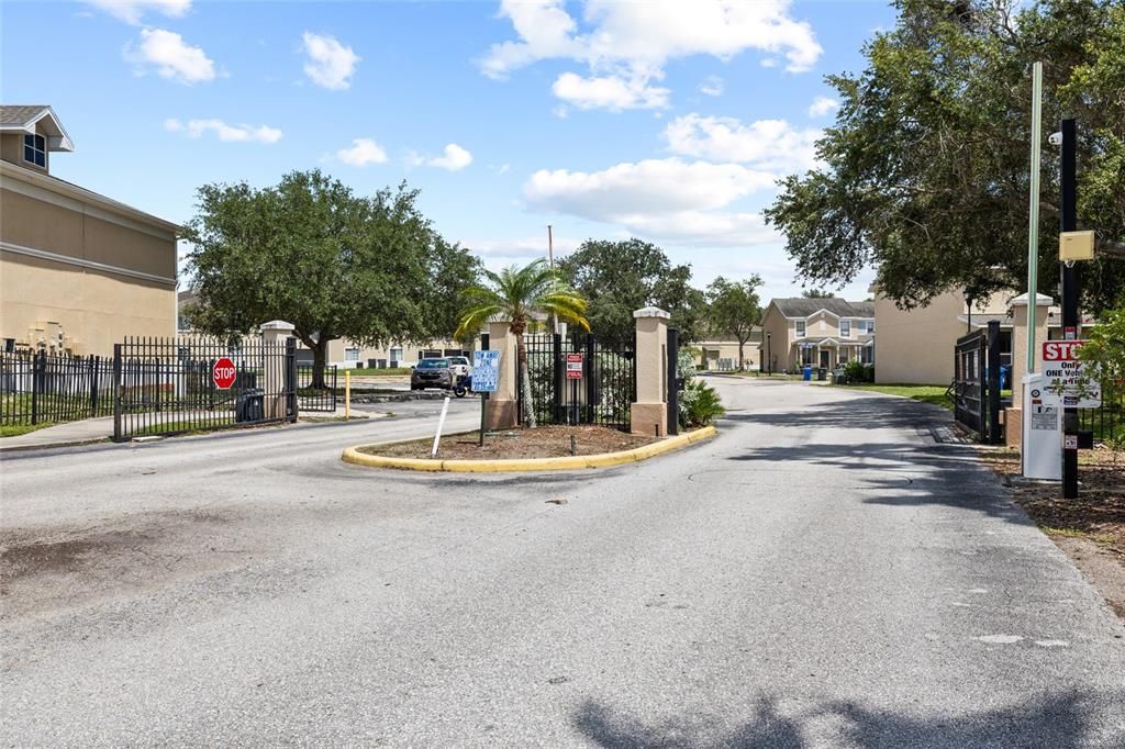 For Sale: $275,000 (3 beds, 2 baths, 1708 Square Feet)