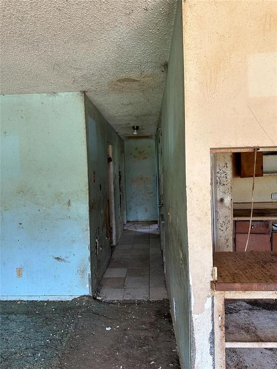 For Sale: $44,900 (2 beds, 2 baths, 1055 Square Feet)
