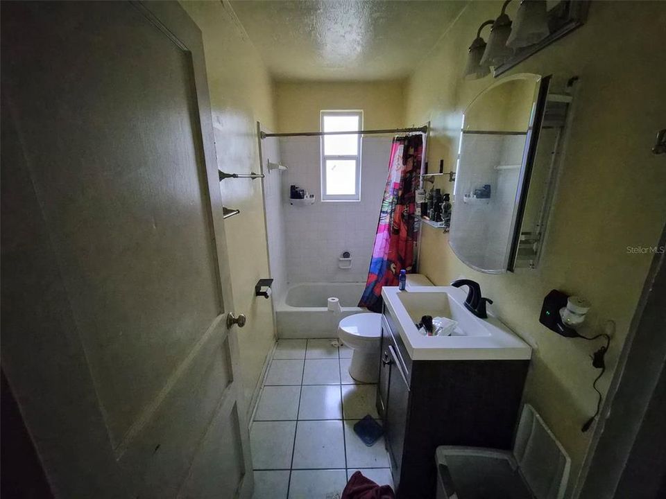 На продажу: $114,900 (2 спален, 1 ванн, 754 Квадратных фут)