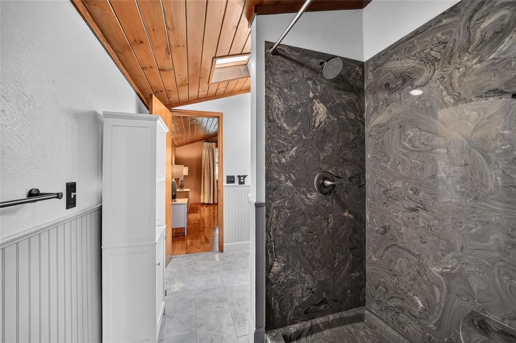 En Venta: $399,000 (3 camas, 2 baños, 1813 Pies cuadrados)