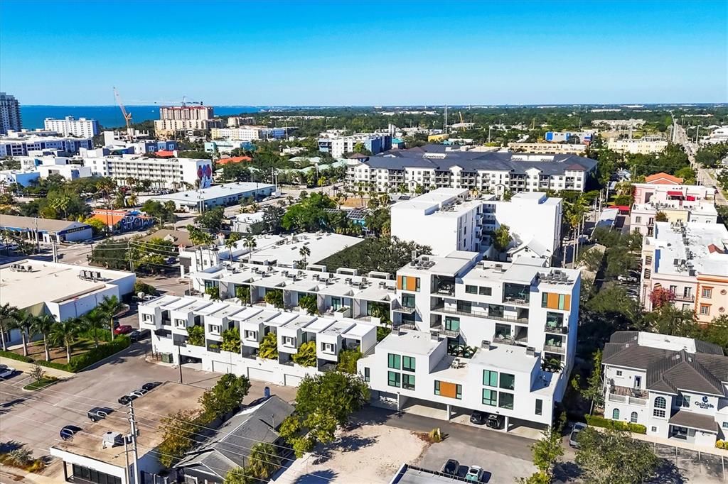 В аренду: $3,500 (2 спален, 2 ванн, 1023 Квадратных фут)
