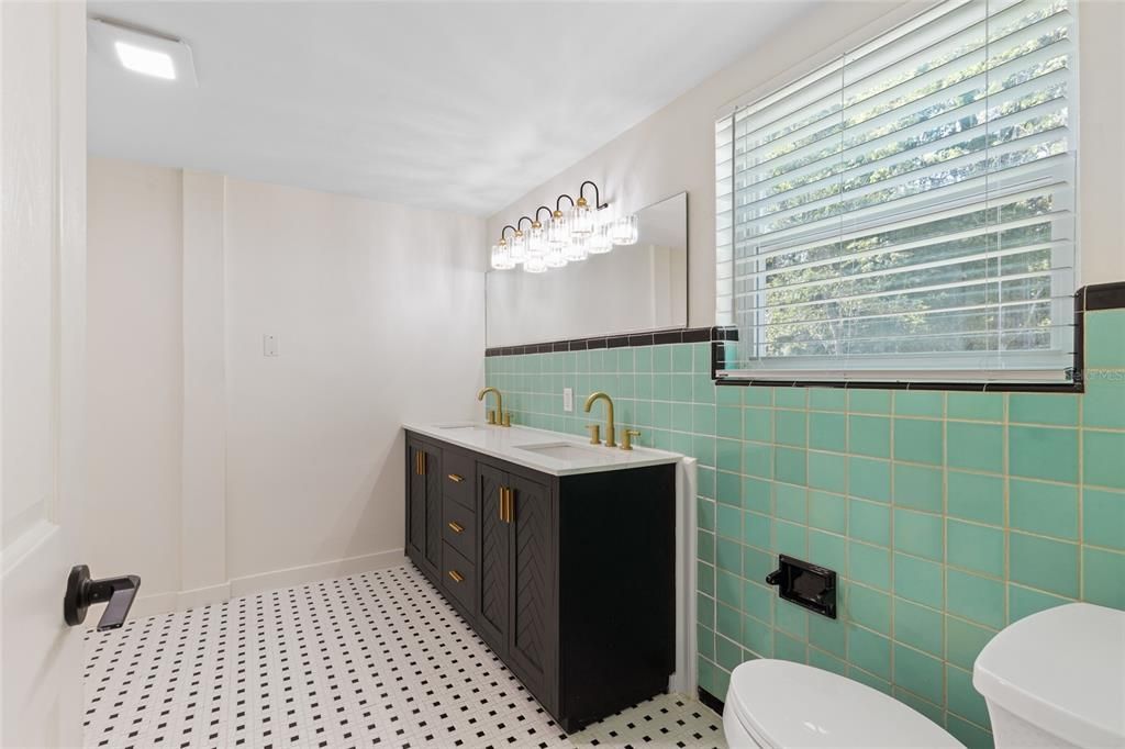 For Sale: $799,000 (4 beds, 4 baths, 2988 Square Feet)