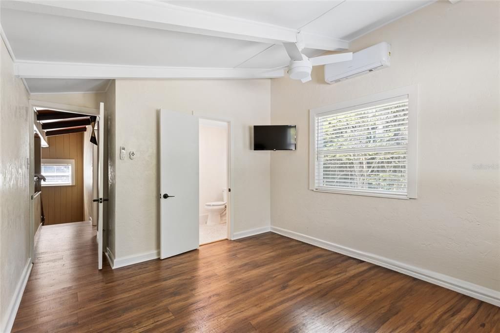 For Sale: $799,000 (4 beds, 4 baths, 2988 Square Feet)