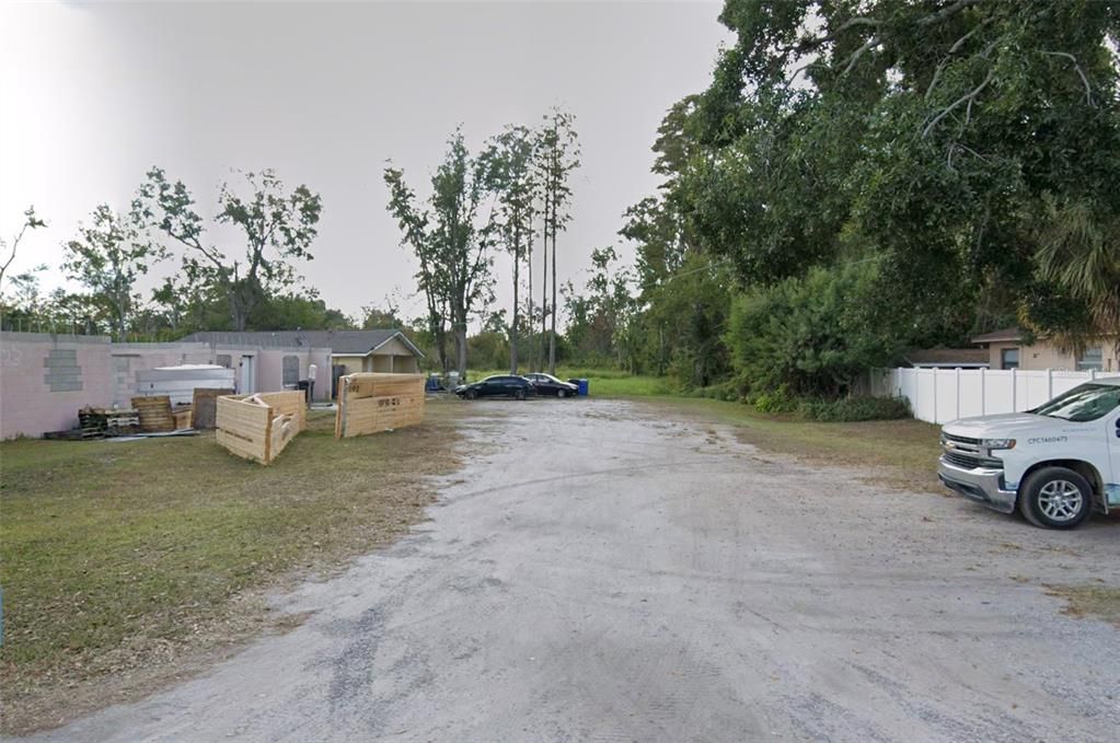 На продажу: $43,999 (0.28 acres)