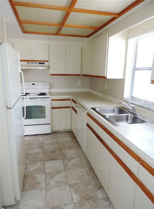 В аренду: $2,150 (1 спален, 1 ванн, 800 Квадратных фут)