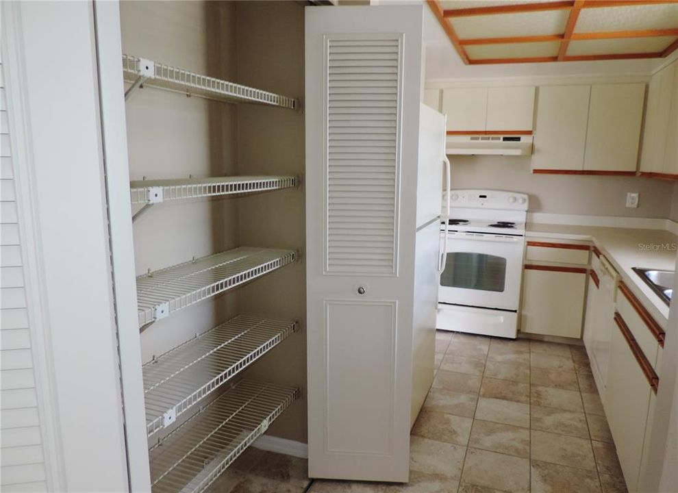 В аренду: $2,150 (1 спален, 1 ванн, 800 Квадратных фут)