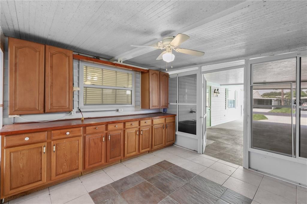 На продажу: $109,900 (2 спален, 2 ванн, 816 Квадратных фут)