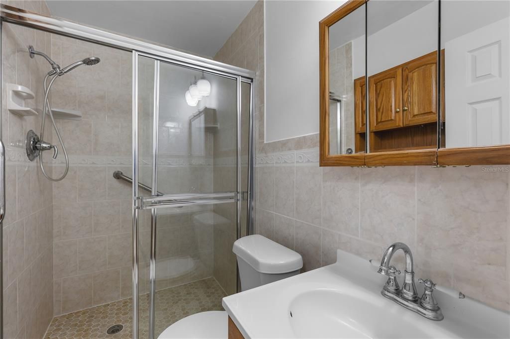 На продажу: $109,900 (2 спален, 2 ванн, 816 Квадратных фут)