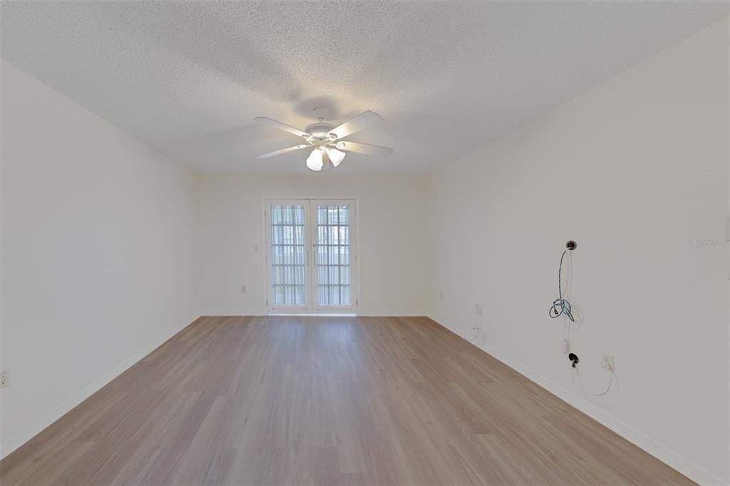 For Sale: $325,000 (2 beds, 2 baths, 1547 Square Feet)