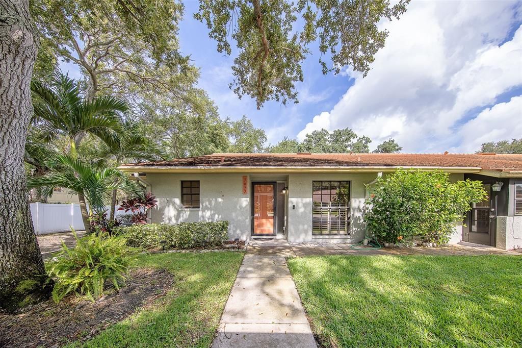 For Sale: $325,000 (2 beds, 2 baths, 1547 Square Feet)