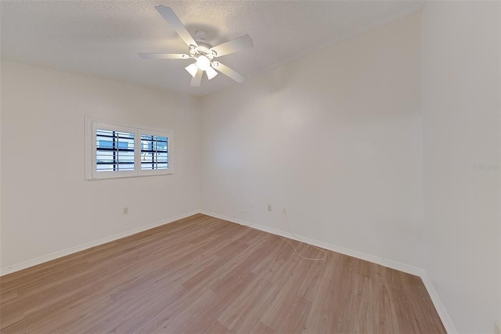 For Sale: $325,000 (2 beds, 2 baths, 1547 Square Feet)