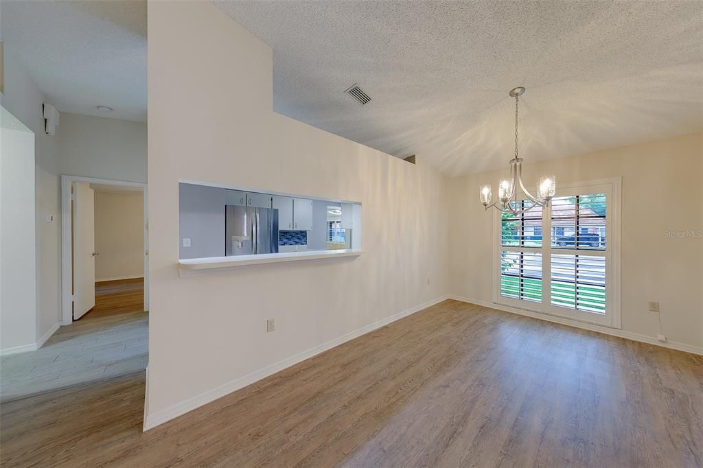 For Sale: $325,000 (2 beds, 2 baths, 1547 Square Feet)