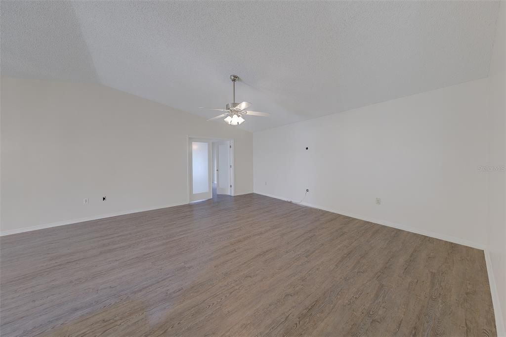 For Sale: $325,000 (2 beds, 2 baths, 1547 Square Feet)