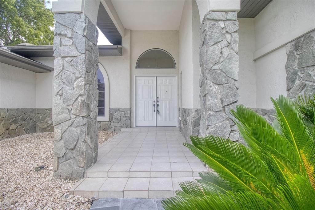 For Sale: $550,000 (4 beds, 3 baths, 2993 Square Feet)