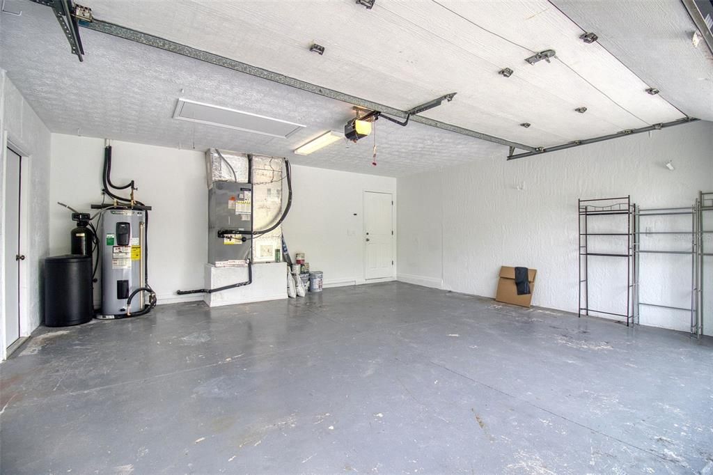 For Sale: $550,000 (4 beds, 3 baths, 2993 Square Feet)