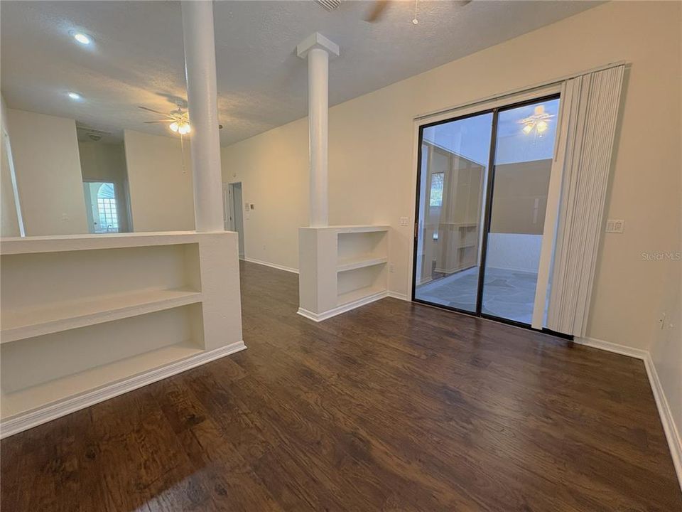 For Sale: $550,000 (4 beds, 3 baths, 2993 Square Feet)