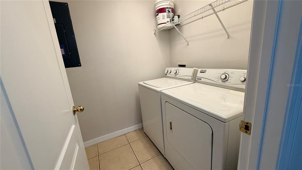 For Rent: $2,200 (3 beds, 2 baths, 1855 Square Feet)