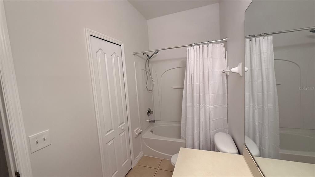 For Rent: $2,200 (3 beds, 2 baths, 1855 Square Feet)