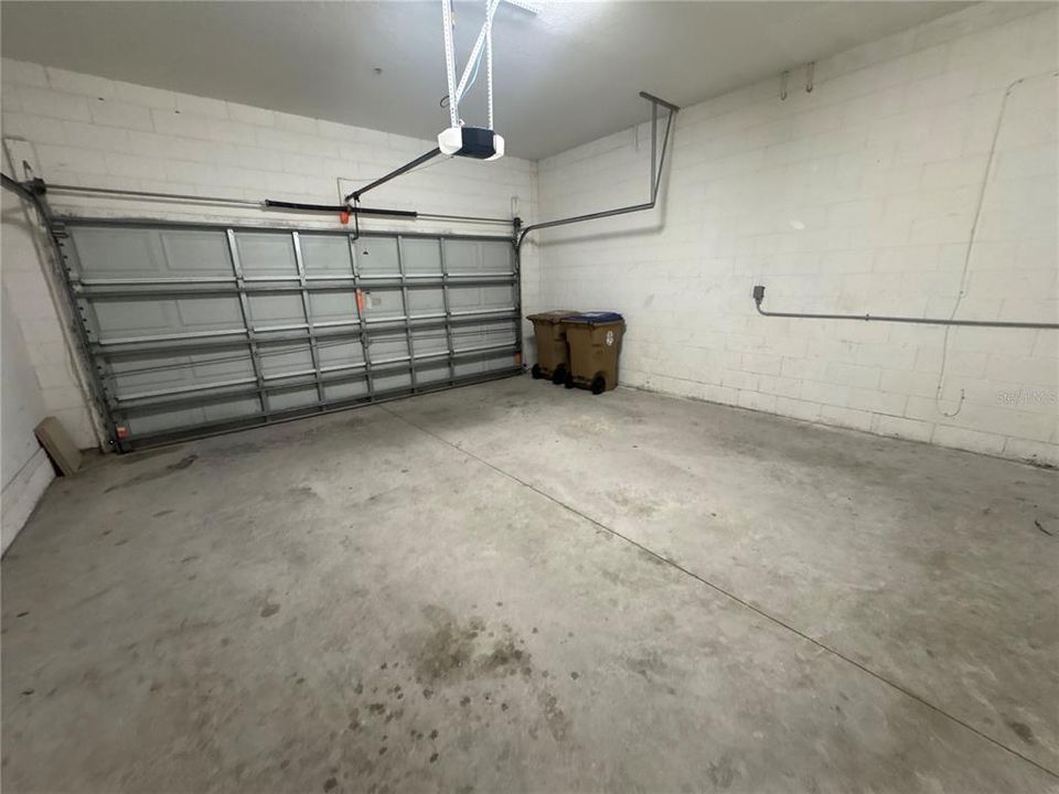 For Rent: $2,200 (3 beds, 2 baths, 1855 Square Feet)