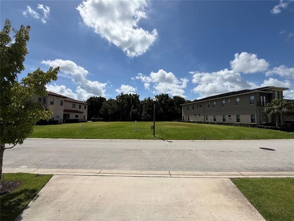 En Venta: $540,000 (0.23 acres)