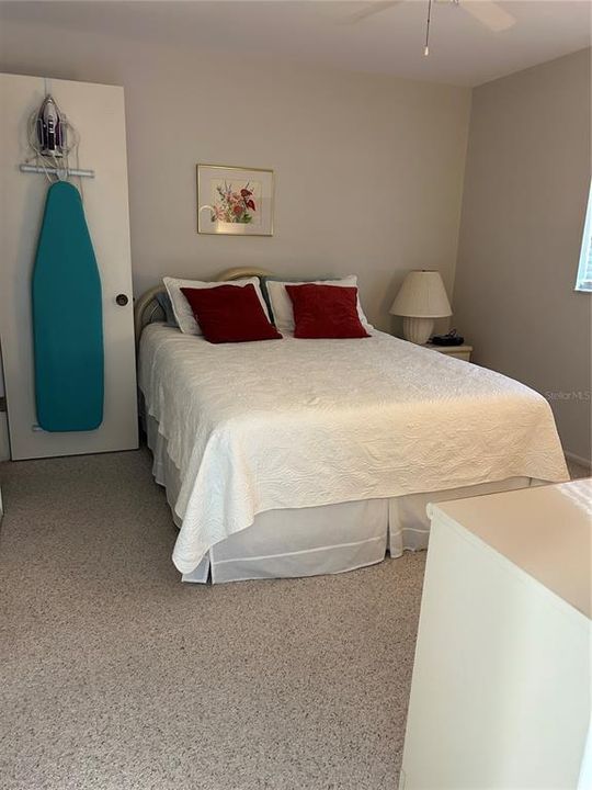 For Sale: $99,000 (2 beds, 2 baths, 1092 Square Feet)