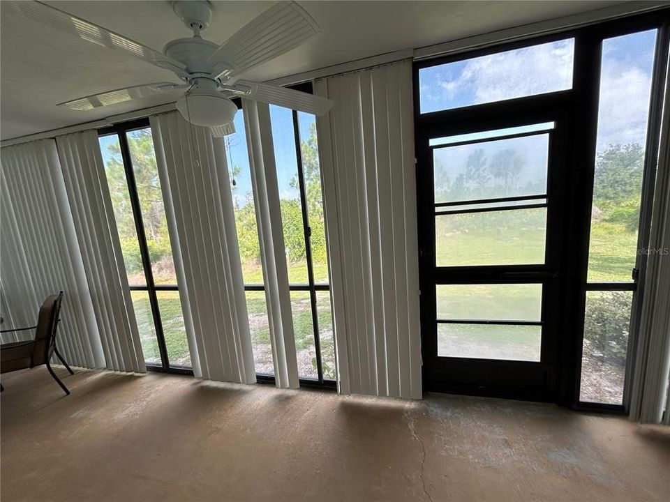 For Sale: $99,000 (2 beds, 2 baths, 1092 Square Feet)