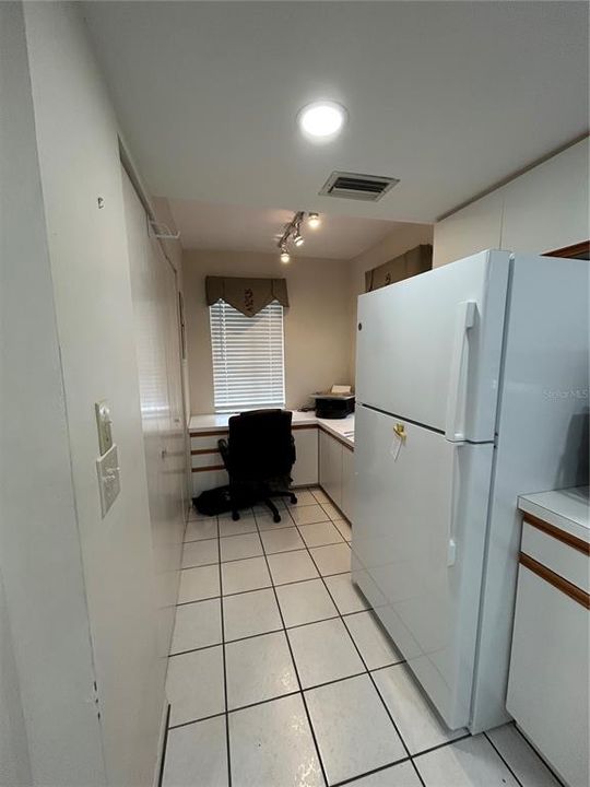 For Sale: $99,000 (2 beds, 2 baths, 1092 Square Feet)