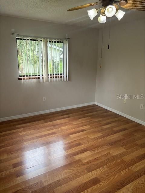 На продажу: $167,000 (2 спален, 2 ванн, 1040 Квадратных фут)