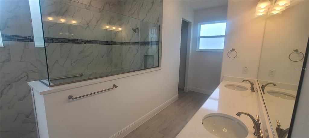 En Renta: $3,150 (3 camas, 3 baños, 2599 Pies cuadrados)