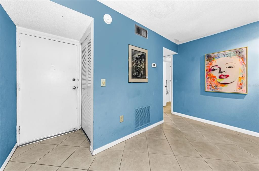 На продажу: $115,000 (1 спален, 1 ванн, 680 Квадратных фут)